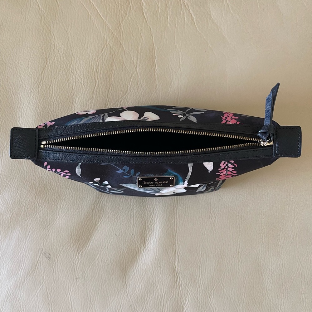 ♠️ Kate Spade Floral Pouch - Picture 3 of 8